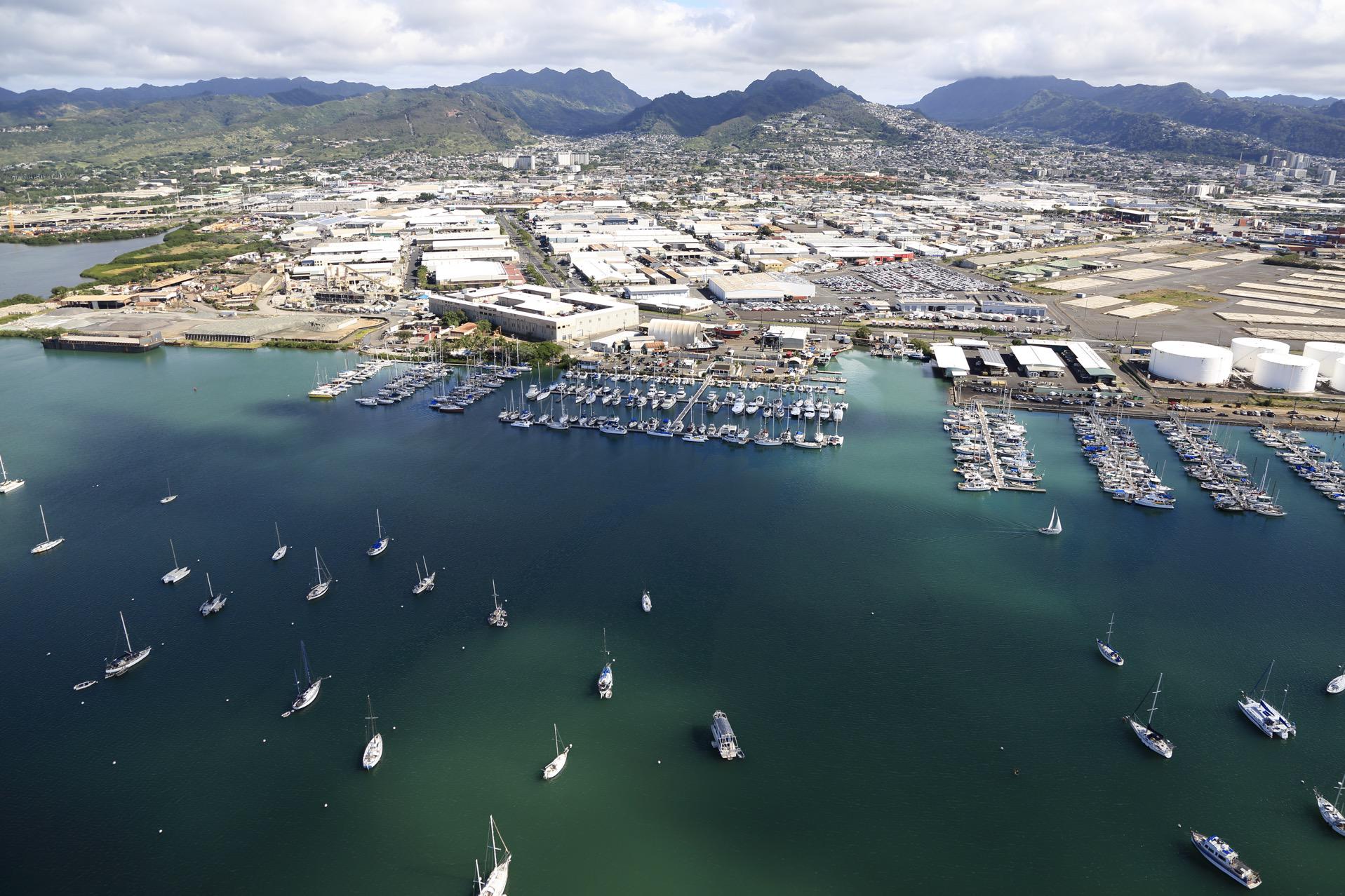 The Blue Skies of Oahu Helicopter Tour