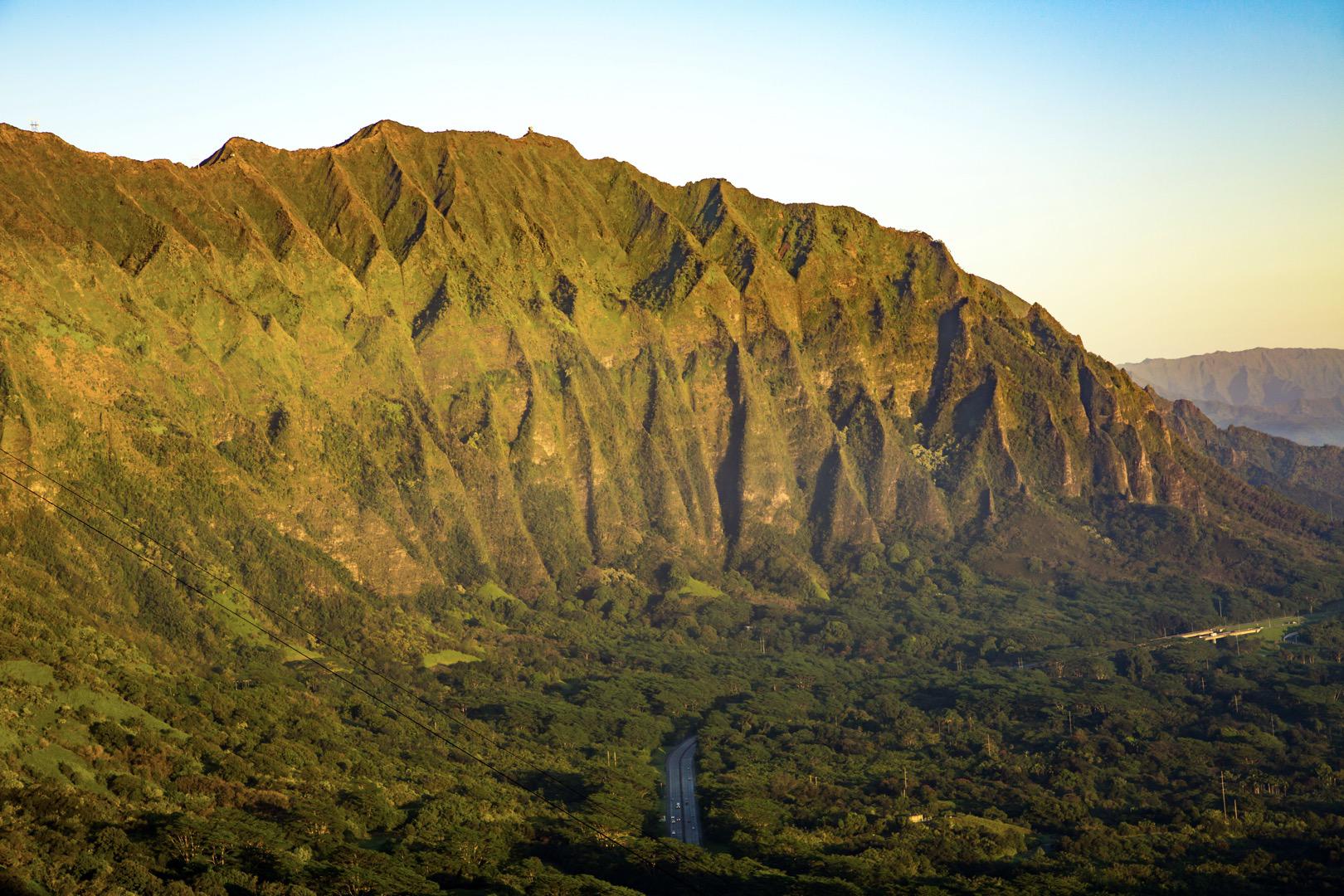 Enjoy The Sunrise At Nuuanu Pali Lookout