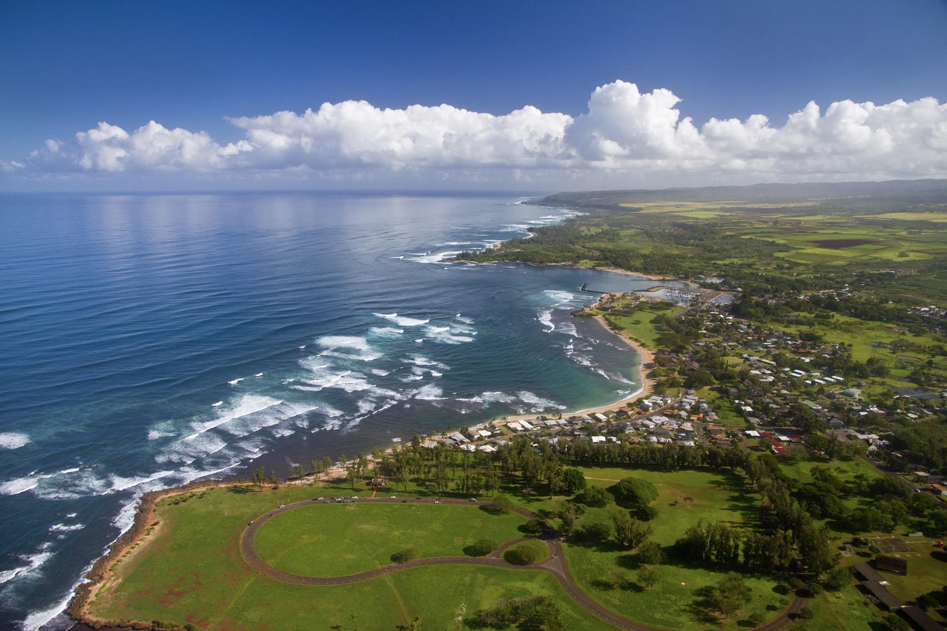 Explore Kaiaka Bay Beach Park 